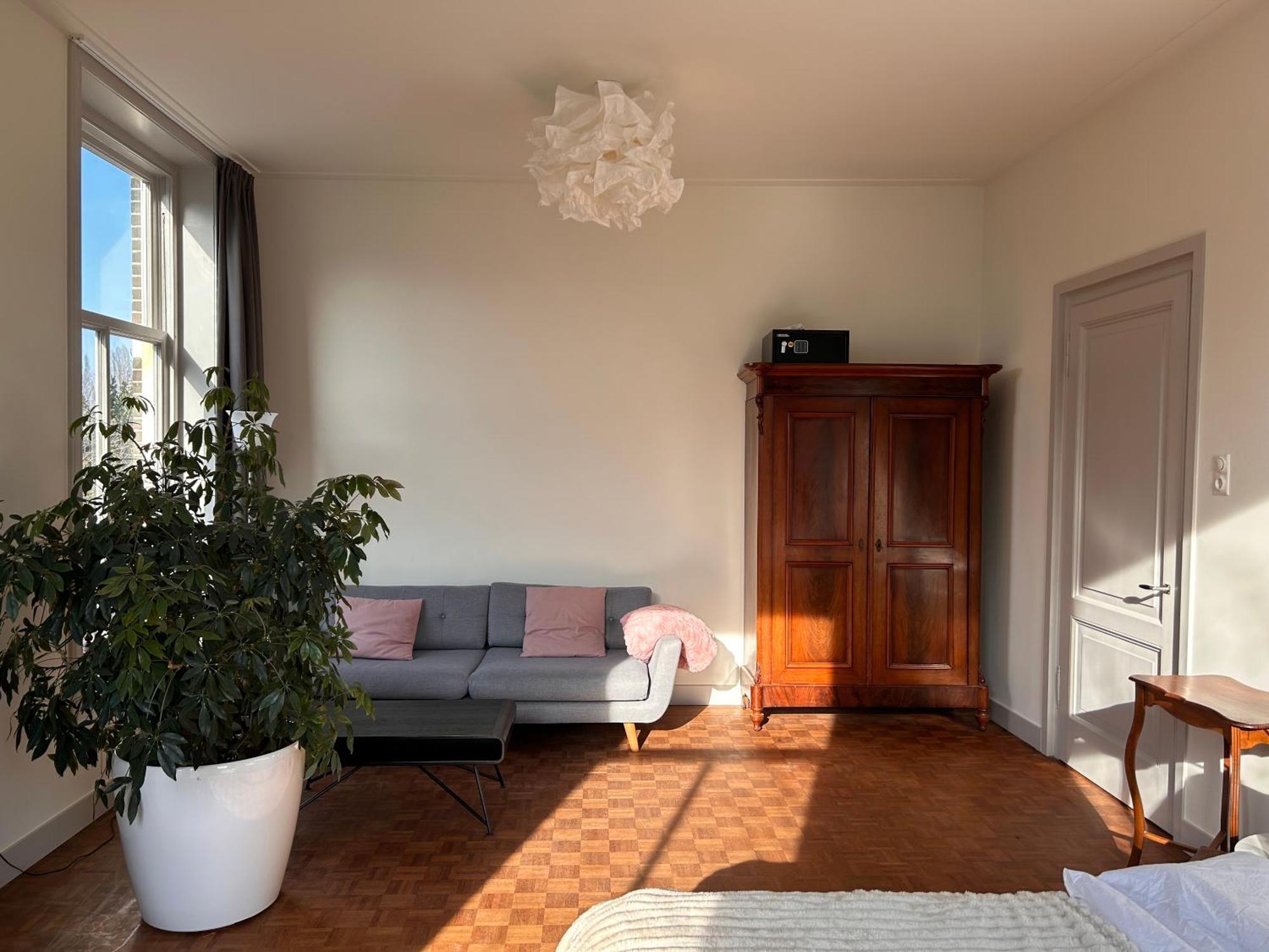 Apartment & Double In A Restored Rectory-pastorie, Steps From Center