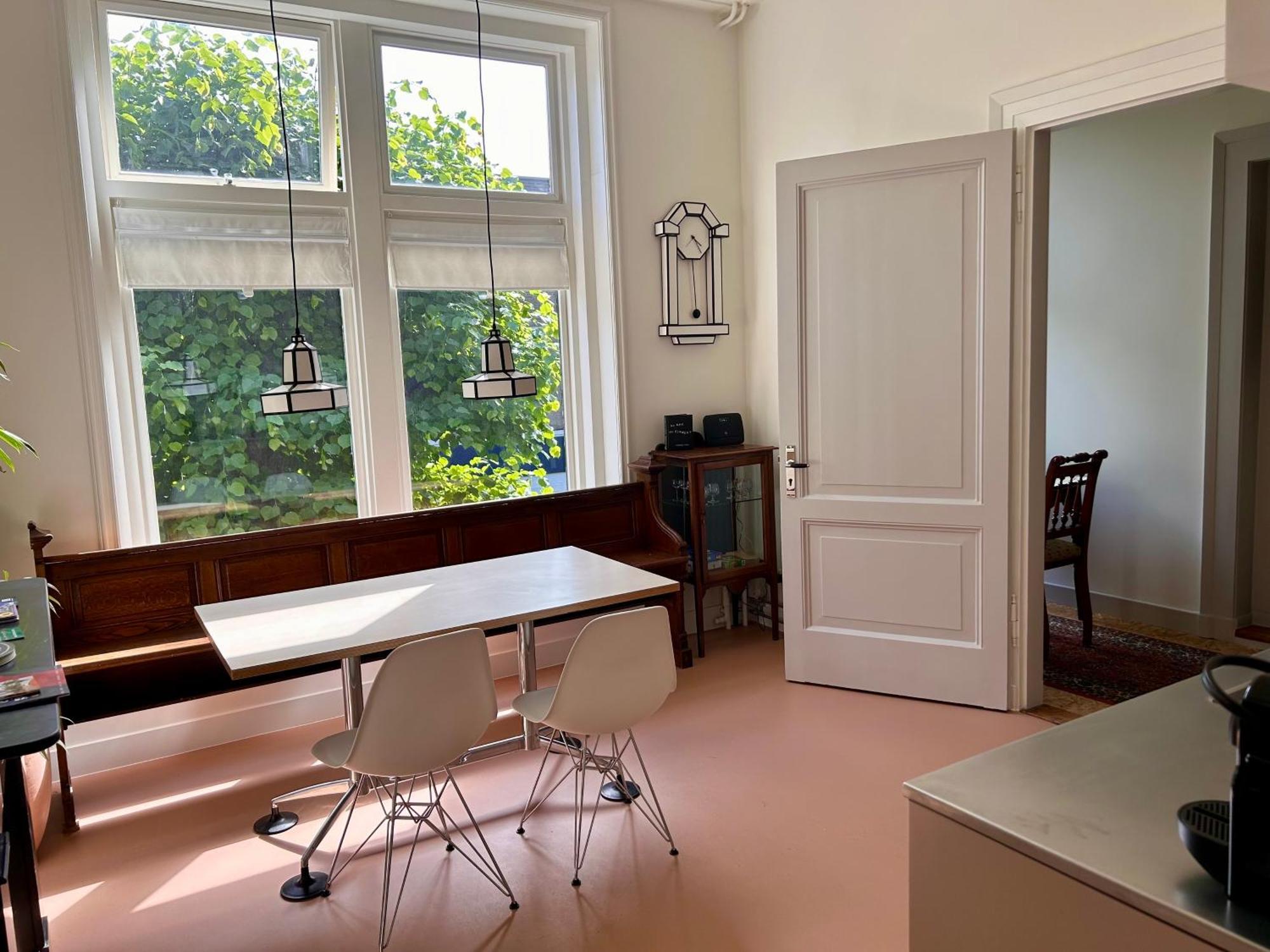 Apartment & Double In A Restored Rectory-pastorie, Steps From Center Utrecht